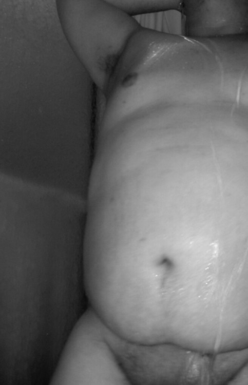 scolley:  I was casually taking a shower and the camera went off and cropped out my penis and turned my picture black and white. I am not a model.  CUTE AS HELL