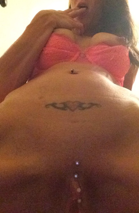 bigbulletwants2seeitall:  Just a little rub on the clit and a tug on the nipples is all I need to get horny!!