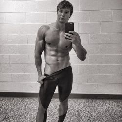 allofthelycra:  Follow me for more hot guys in lycra, spandex, and other sports gear 