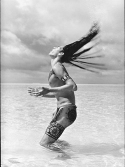 From Tahiti Tattoos, by Gian Paolo Barbieri.