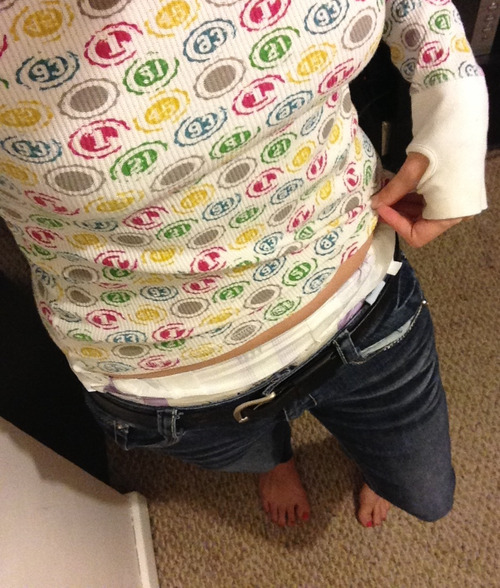 waddlingbehind:  adbabyjosh:  Im sure no one will notice :)  Lovely Tena under jeans