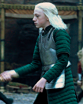 AEMOND TARGARYEN In HOUSE OF THE DRAGON1.06 | The Princess And The Queen