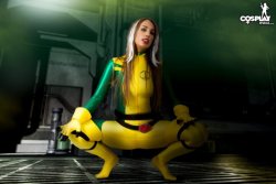 nude-superheroines:  X-Mens Rogue porno cosplay