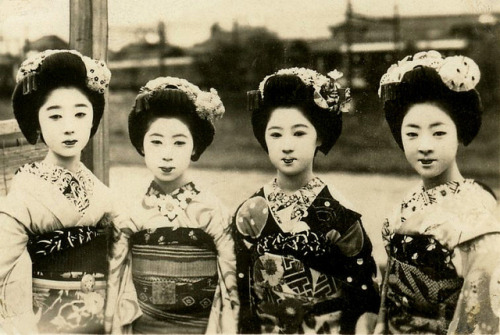 Four Maiko Girls 1930s