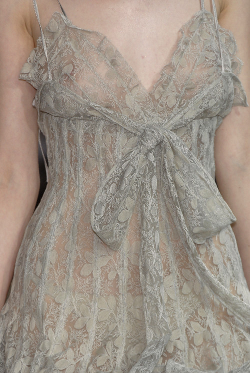 cloth-fabric:Anne Valérie Hash - Fall Couture 2006