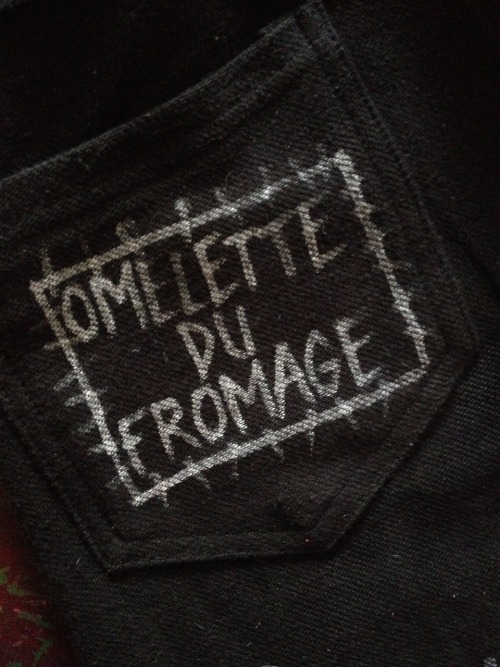 undeadmachinery: 2D punk patches.