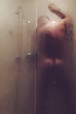 hehimhisthings:  shower