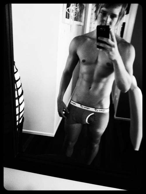 2sthboiz:  BLONDY AUSSIE
