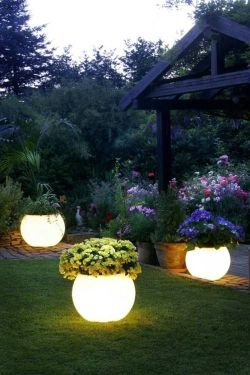 letsgivelifeatry:  glowing pots in your backyard