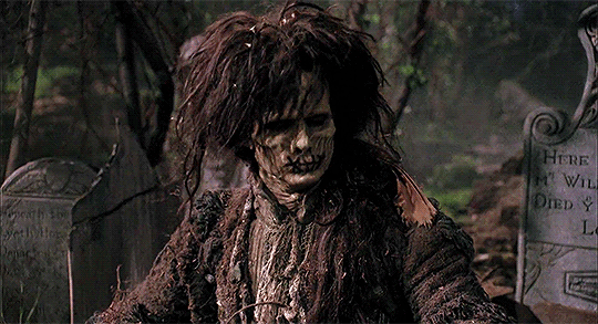 classichorrorblog:  classichorrorblog:   Hocus PocusDirected by Kenny Ortega (1993)