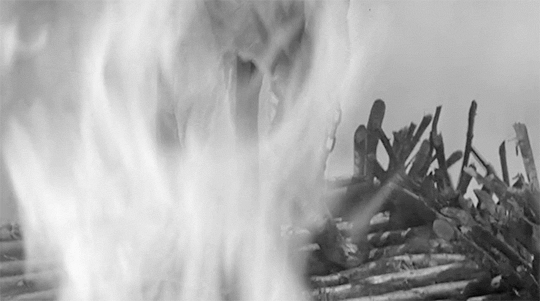 classichorrorblog: The City Of The DeadDirected by John Llewellyn Moxey (1960)