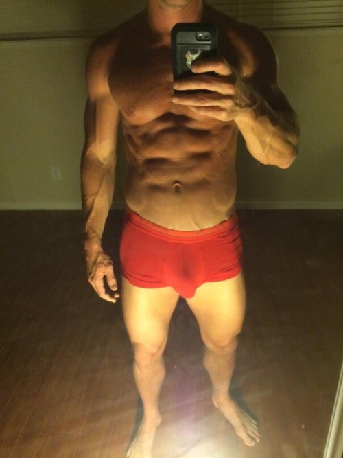 jboysthree:  Fucking love Johnny 💁🏼😍