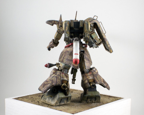 kvlt-worx:  Finished this Zaku III kitbash, painted with Gaianotes. The Zaku III HG is like the old Qubeley HG- it requires so much work just to model normally that you may as well modify it!First post of 2018! Thank you to everyone for almost 5 years