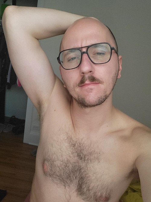 This Pic Is Like That Meme Of That Cat And It's Like "why Do 29 Y/o White Gays Take Selfies Like This"