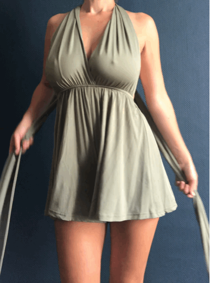 hotwifehula:  Blue and green should never be seen, unless there’s a colour in between