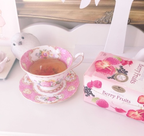 blossom-dearie:Pink tea