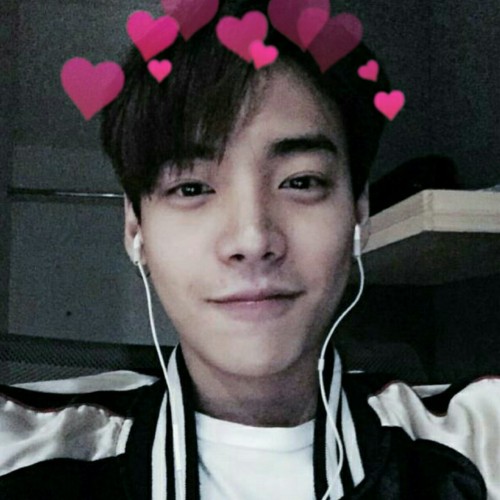 jaewonandonly:  everyone needs jaewon w/ hearts