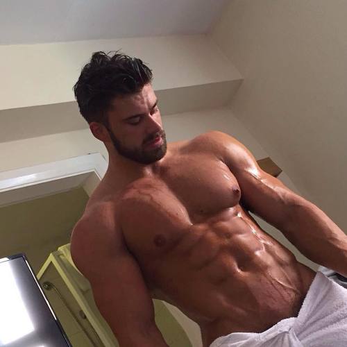 tripltap:  Gymspiration with Liam Jolleyhttp://www.facebook.com/tripltap