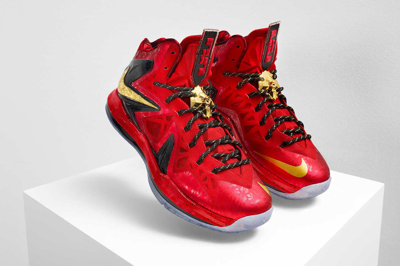 mrbasketballbrasil:  Nike LeBron James Championship Pack. Celebrando o 2 título