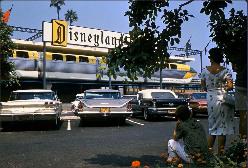1950sunlimited:Disneyland Entrance,Anaheim California 1960s