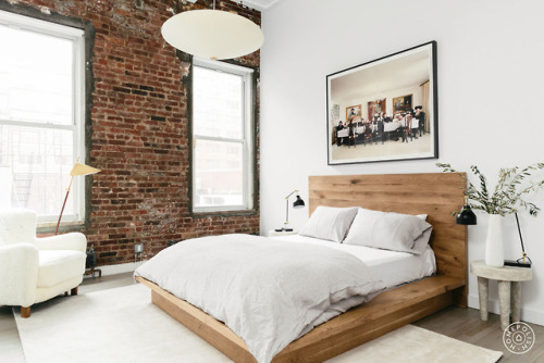 gravityhome:Monochrome home in New York | design by Jae Joo & photos by Julia RobbsFollow Gravit