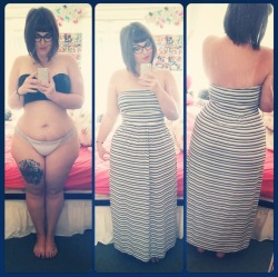 pear-lover:  curvywomenmakemeweak:  hipsthighsandblueeyes:  Fashion says big girls can’t wear horizontal stripes, I say fuck ‘em I’ll wear what I want.  Absolutely gorgeous!!!!  