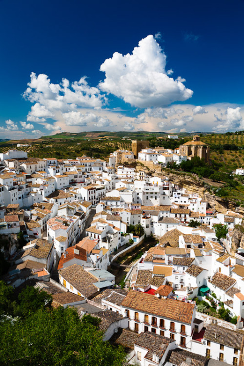 (via setenil de las bodegas, a photo from Cadiz, Andalucia | TrekEarth)Setenil de las Bodegas, Andal