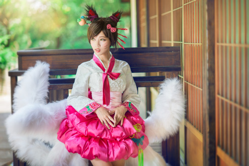 league-of-legends-sexy-girls:  Ahri Cosplay adult photos