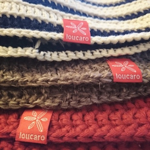 Loucaro
2015
Logo & étiquettes pour une marque d’accessoires tricotés main.