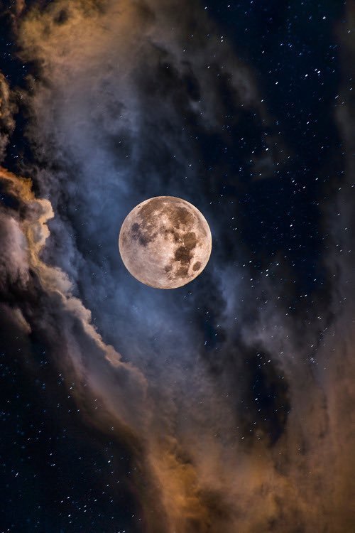 Ay'ın güzelliği......