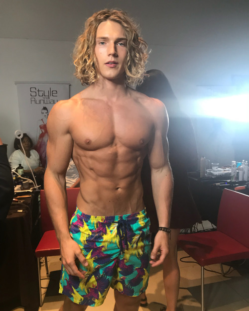 lyspartikler:Benjamin Ahlblad