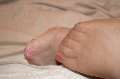 bdk7373-blog: nadnylon81: My Nyloned Feet Wow so dang sexy