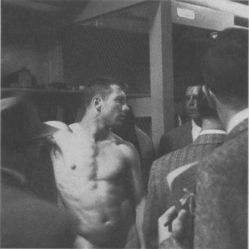 akaixab:Nos vestiarios, 1953. Con Gerassimos Normanos-Krissos