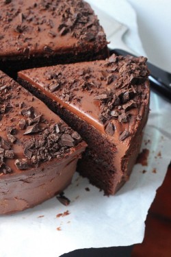 do-not-touch-my-food:    Chocolate Cake with