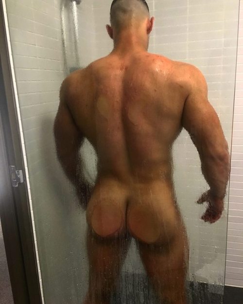 nathwyld:    Hot Showers on a cold night 