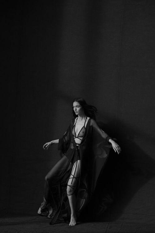 black-white-madness:  Madness:  Mariacarla Boscono By Peter Lindbergh For Vogue Italia January 2014 