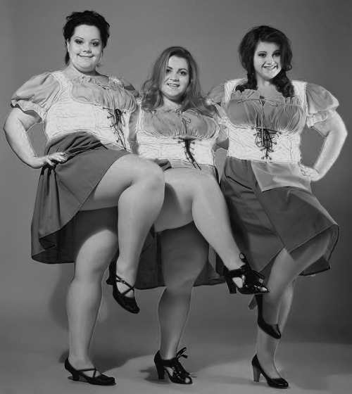 bbwsexy:  I love fat legs….