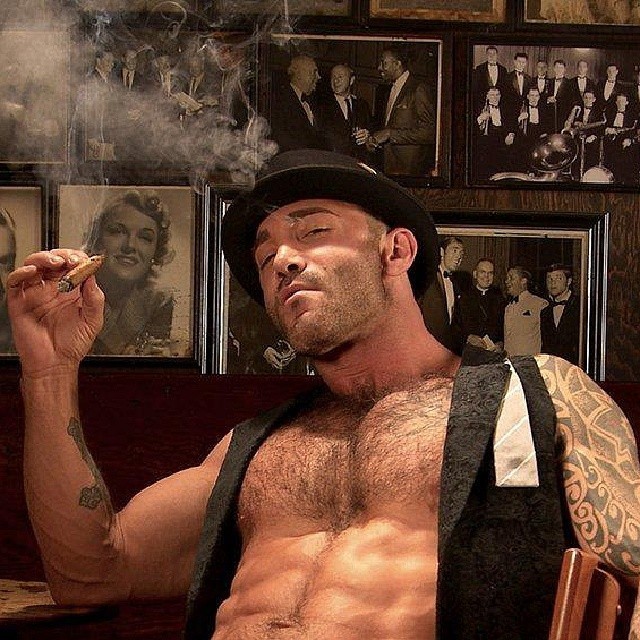 bullsandwolves:  🐻 #beard #bearded #bear #gaybear #musclebear #manly #hairychest