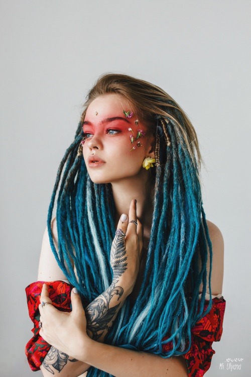 Meet Daria She has been making synthetic and natural dreadlocks for over 5 years.  Dasha h