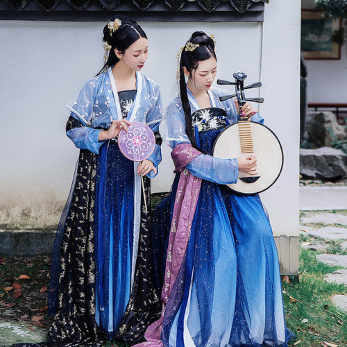 ziseviolet:fouryearsofshades:绛悠堂Traditional Chinese Hanfu - Type: Waist-high &amp; Chest-high Ru