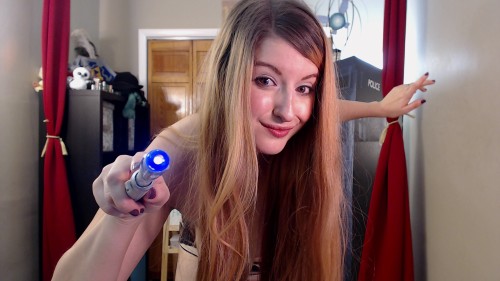 kayleepond:  We all like Amy Pond Kissogram cosplay boobs, yes?