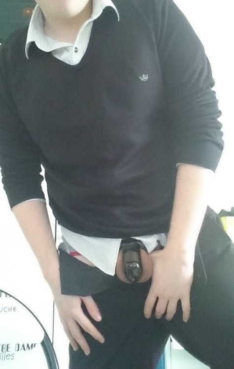 scotterxxx:  Look who’s locked again. Received my holytrainer this morning (bought by one of my very very kind followers, you know who you are). I couldn’t wait to try it out. I’m taking it for a test run, so to speak, before starting my long lock