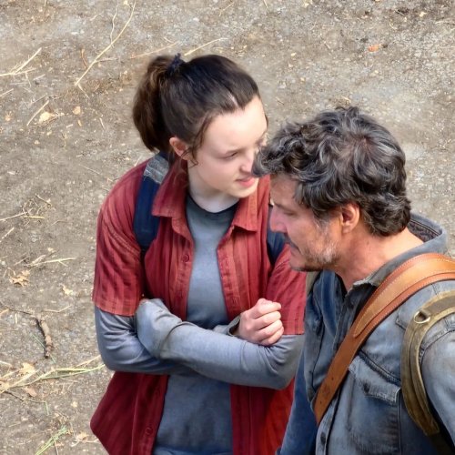 hbothelastofus:Pedro Pascal and Bella Ramsey on the set of The Last of Us jaimep007 | Instagram