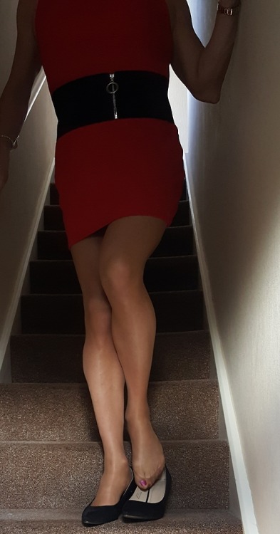 nickyinhose:Hope you like my dress and tights xx