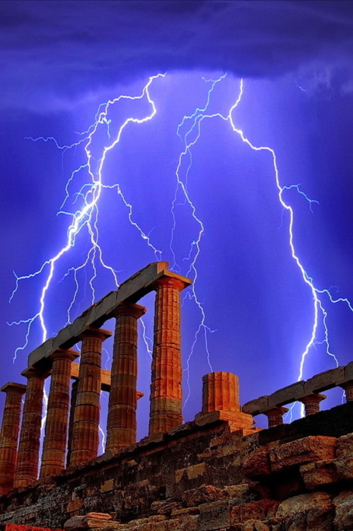 Temple of Poseidon in Sounion,  Greece.Ο ναός του Ποσειδώνα στο Σούνιο.