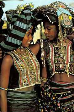 angryafricangirlsunited:  Wodaabe women: The Wodaabe or Bororo are a subgroup of