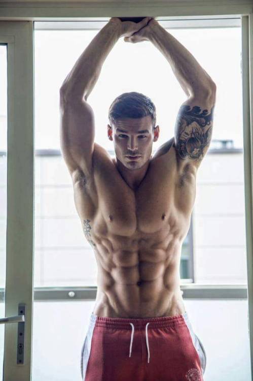 Sexy Muscle Guys