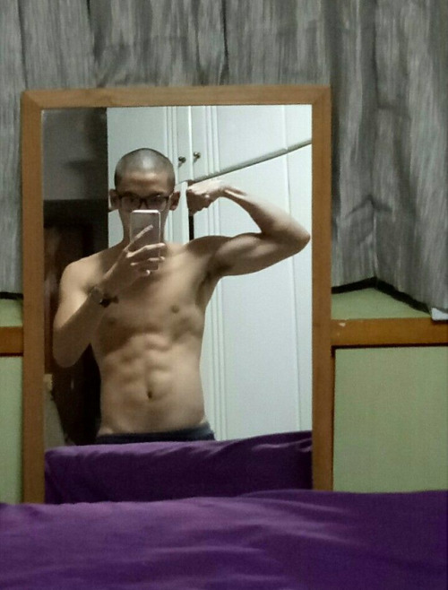sg-twinkboy: rawadonis: leakedsgboys: he’s super shy and nice so let’s be kind Reblog for more ;) Su