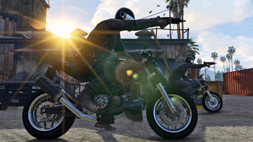 gamefreaksnz:   					GTA Online Heists update now available on PS4, Xbox One, Xbox 360 and PS3					Rockstar has released a free update to the PlayStation 4, PlayStation 3, Xbox One and Xbox 360 versions of Grand Theft Auto V. 