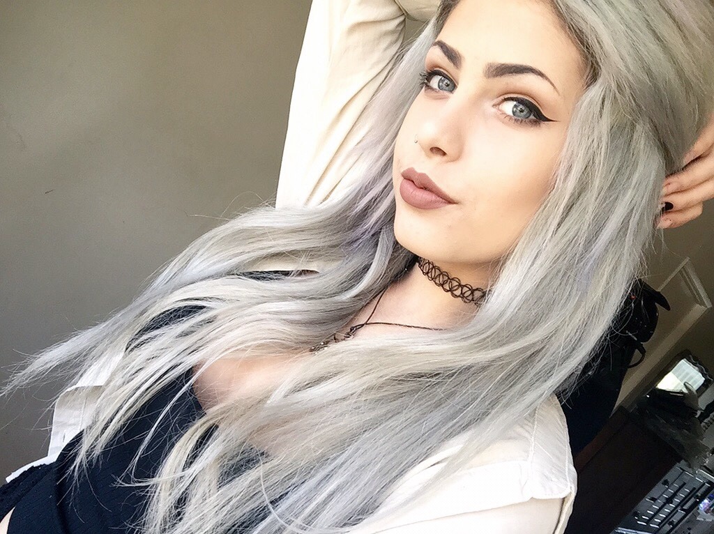 gravestoneglitter:  silver fox